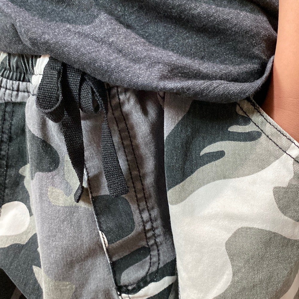 Streetwear Camo Baggy Jeans (Men / Women)